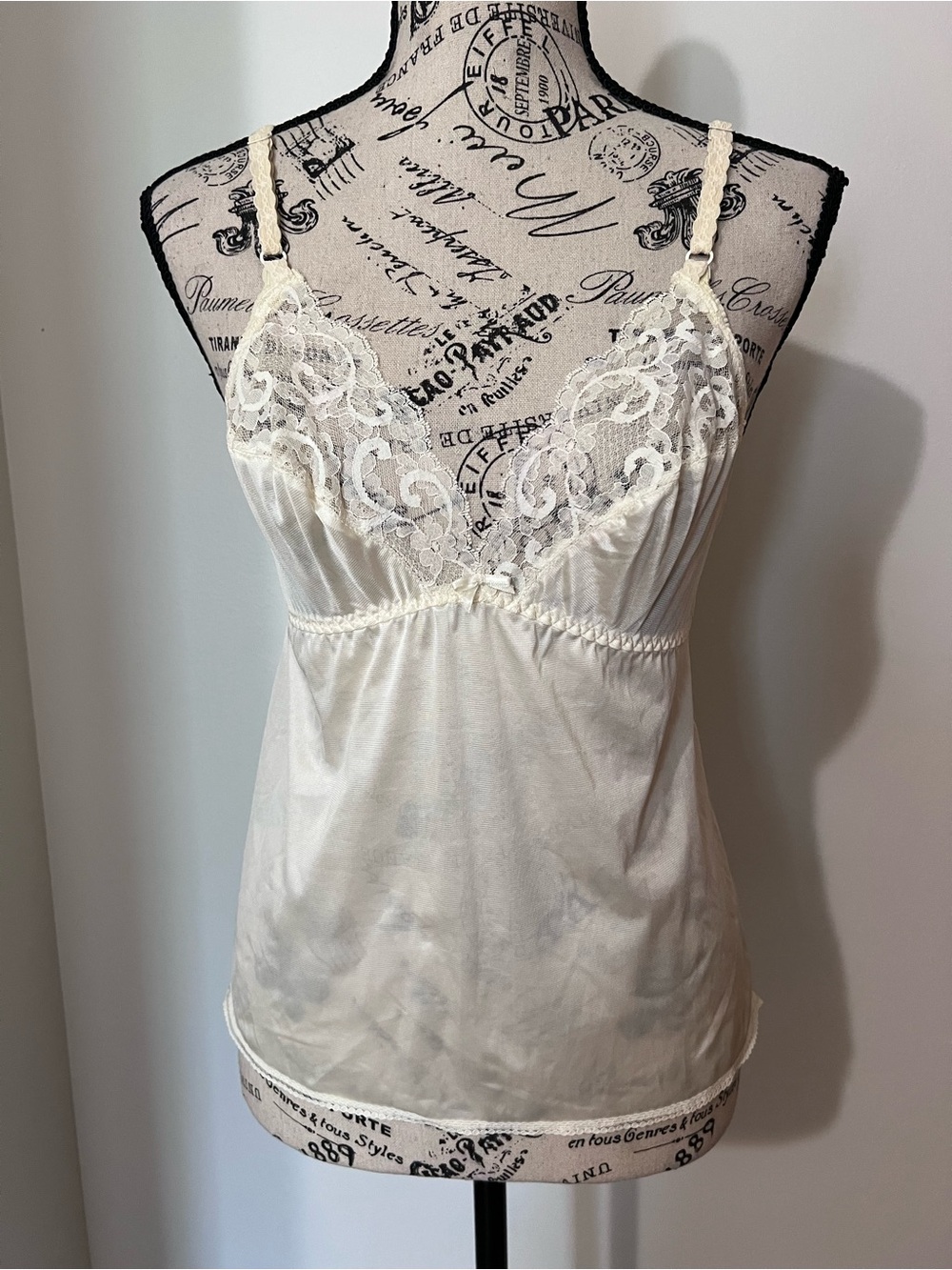 Vintage Maidenform Sweet Nothings Lace Cami Top Ivory Cream 36 Made in USA